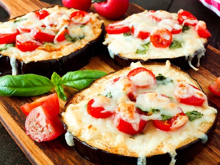 Вегетарианска и по-здравословна пица с патладжан - снимка на рецептата